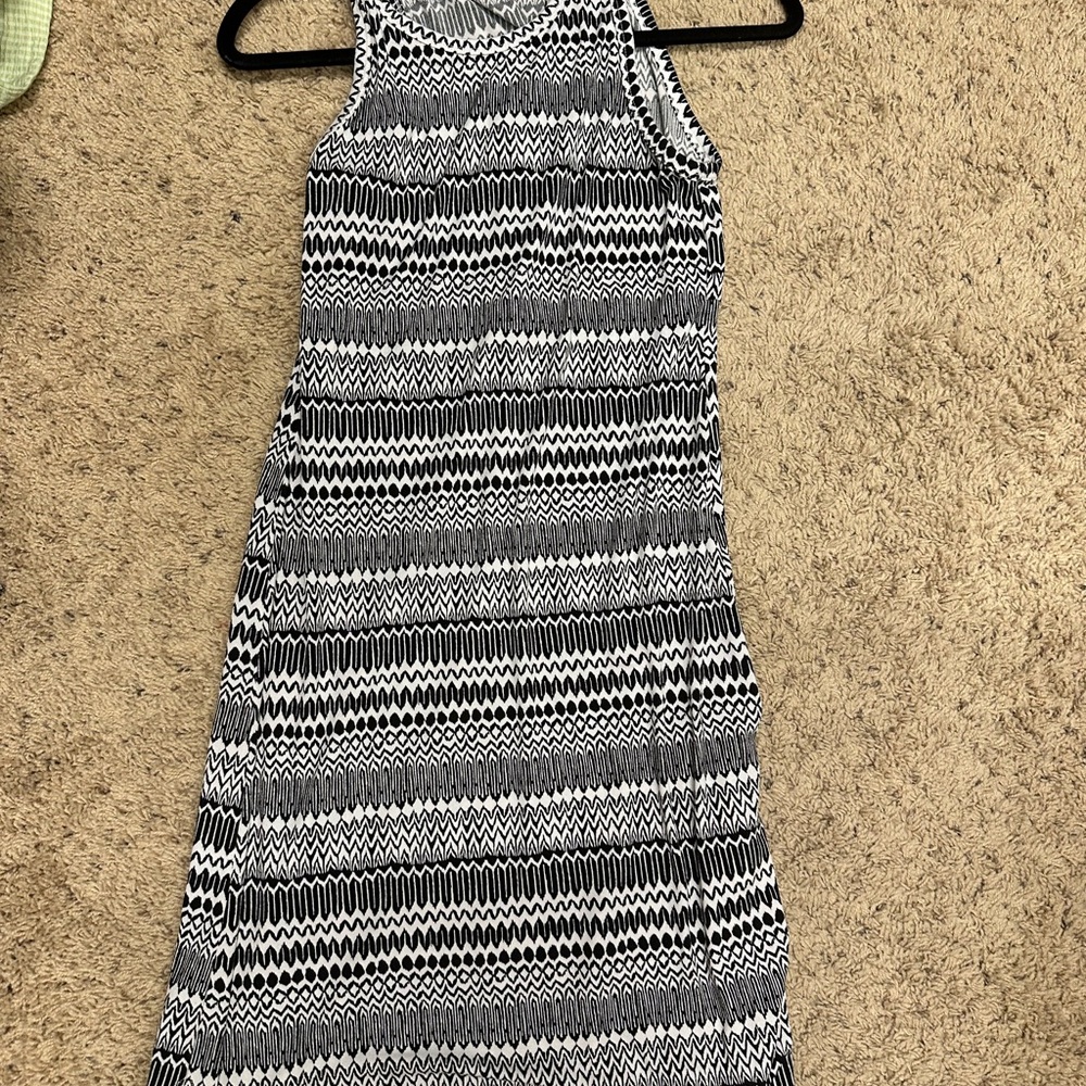 Banana Republic Black and White Geometric Maxi Dress petite small!